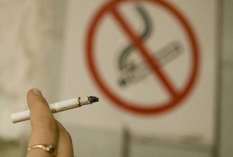 Запрет курения в общественных местах: что за этим стоит